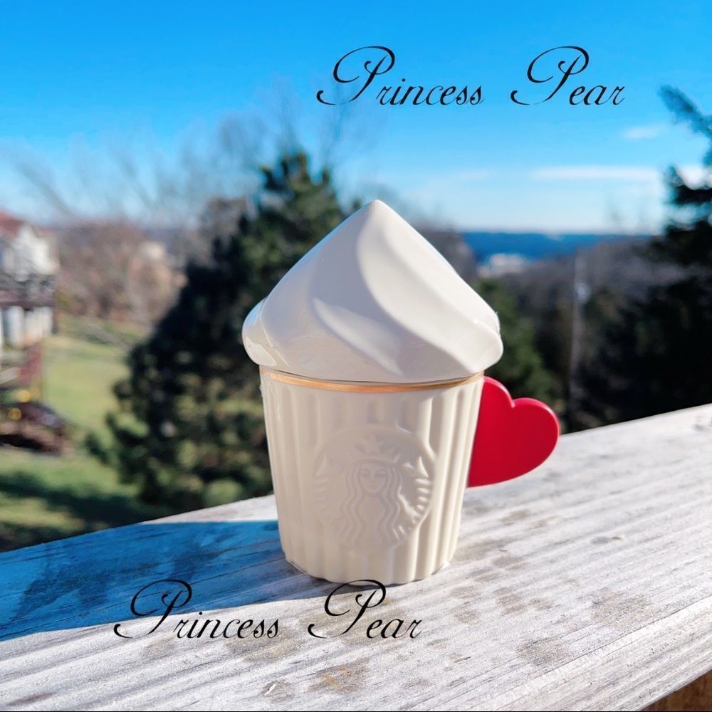 starbucks 2020 Valentines cup cake heart mug 3 oz